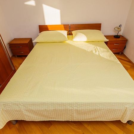 Apartamenty Z Basenem Ilja רוגוזניצה מראה חיצוני תמונה