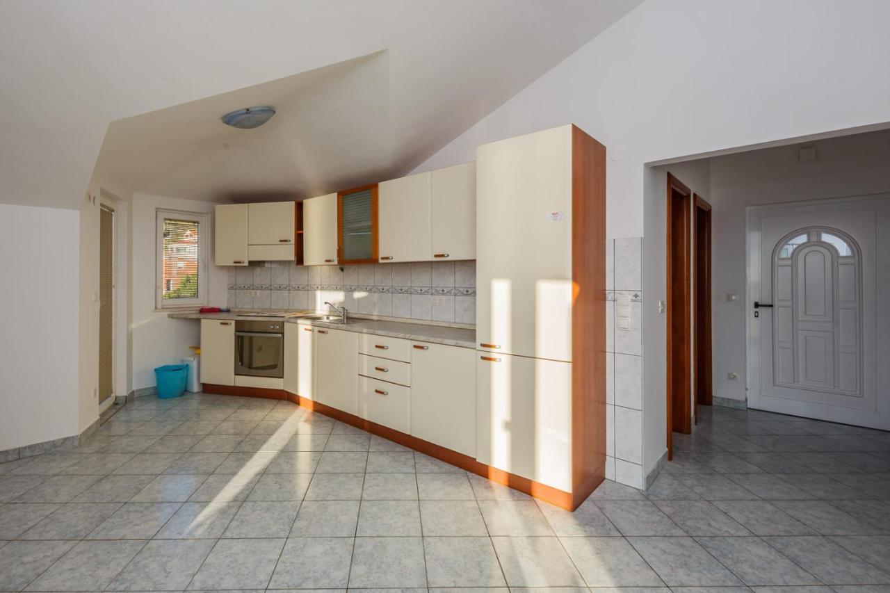 Apartamenty Z Basenem Ilja רוגוזניצה מראה חיצוני תמונה