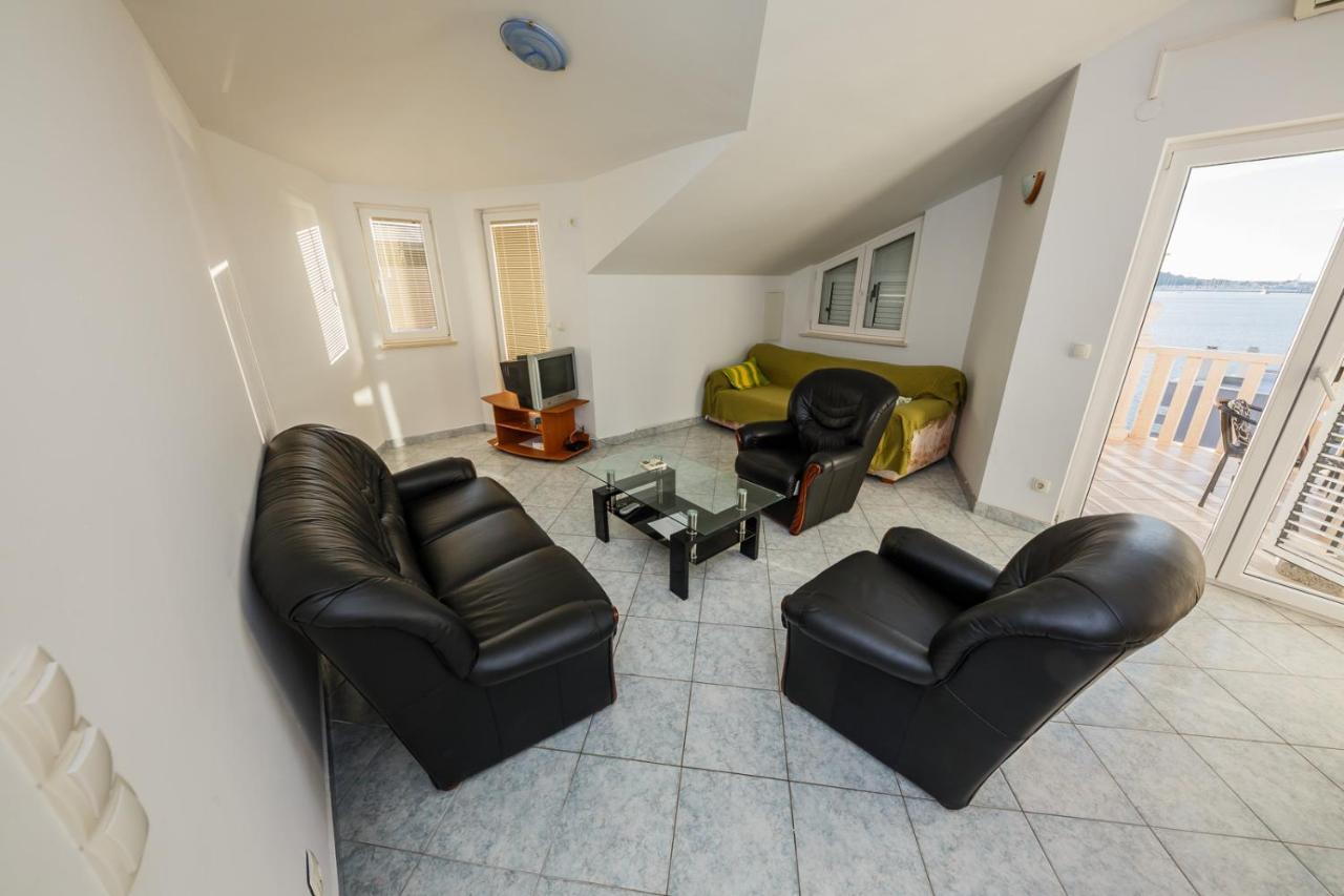 Apartamenty Z Basenem Ilja רוגוזניצה מראה חיצוני תמונה
