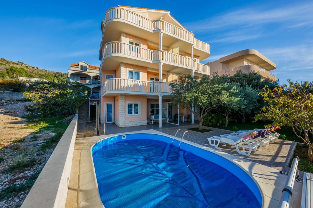 Apartamenty Z Basenem Ilja רוגוזניצה מראה חיצוני תמונה